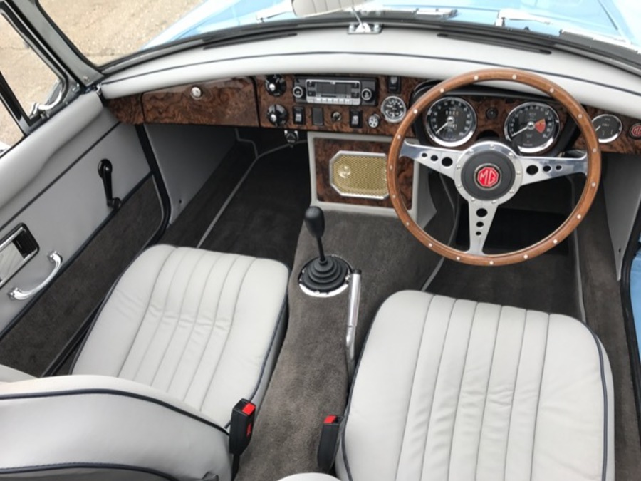 Classic and sports car from CCHL