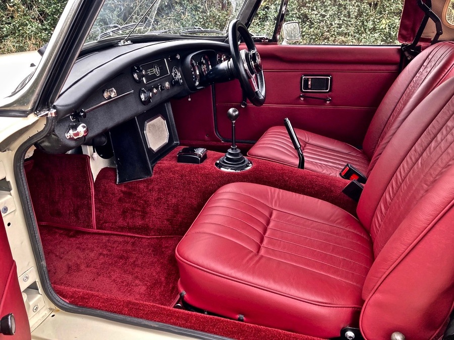 Classic and sports car from CCHL